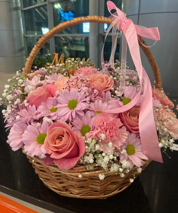 Luxe Basket Bouquet $134